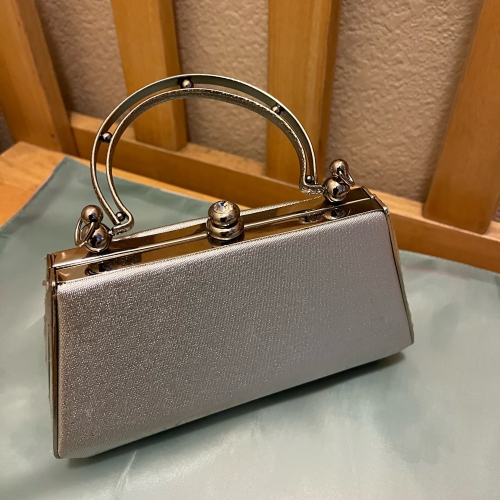 Women’s hand bag